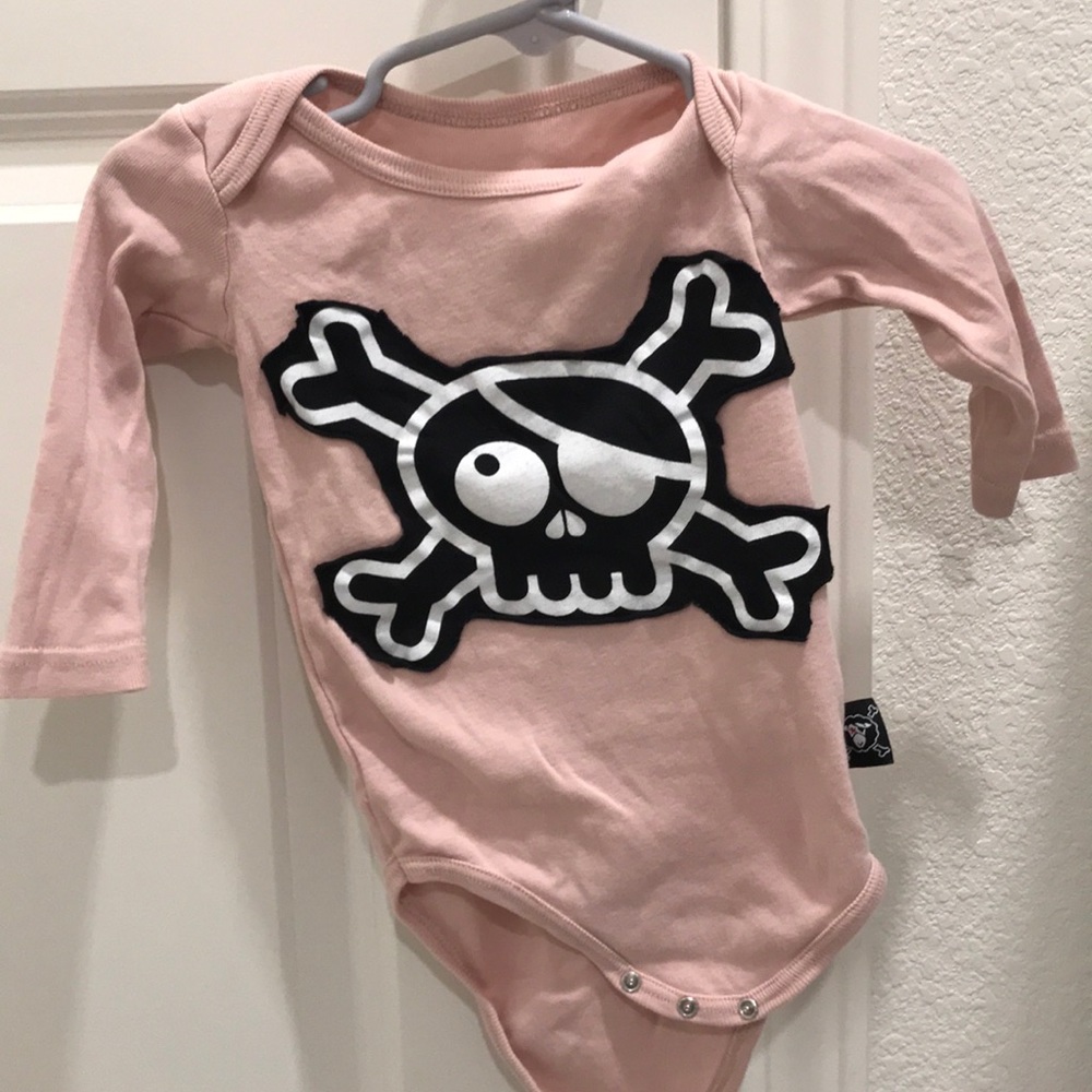 Nununu onesie